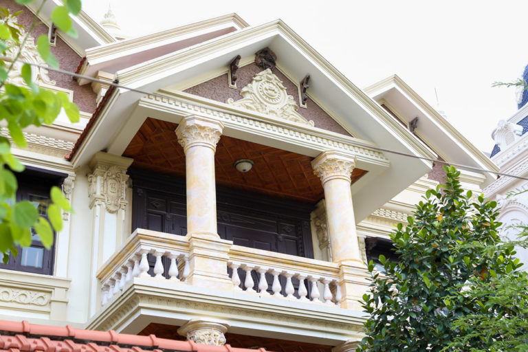 Mẫu biệt thự mái thái phong cách kiến trúc tân cổ điển siêu đẹp tại Quảng Ninh